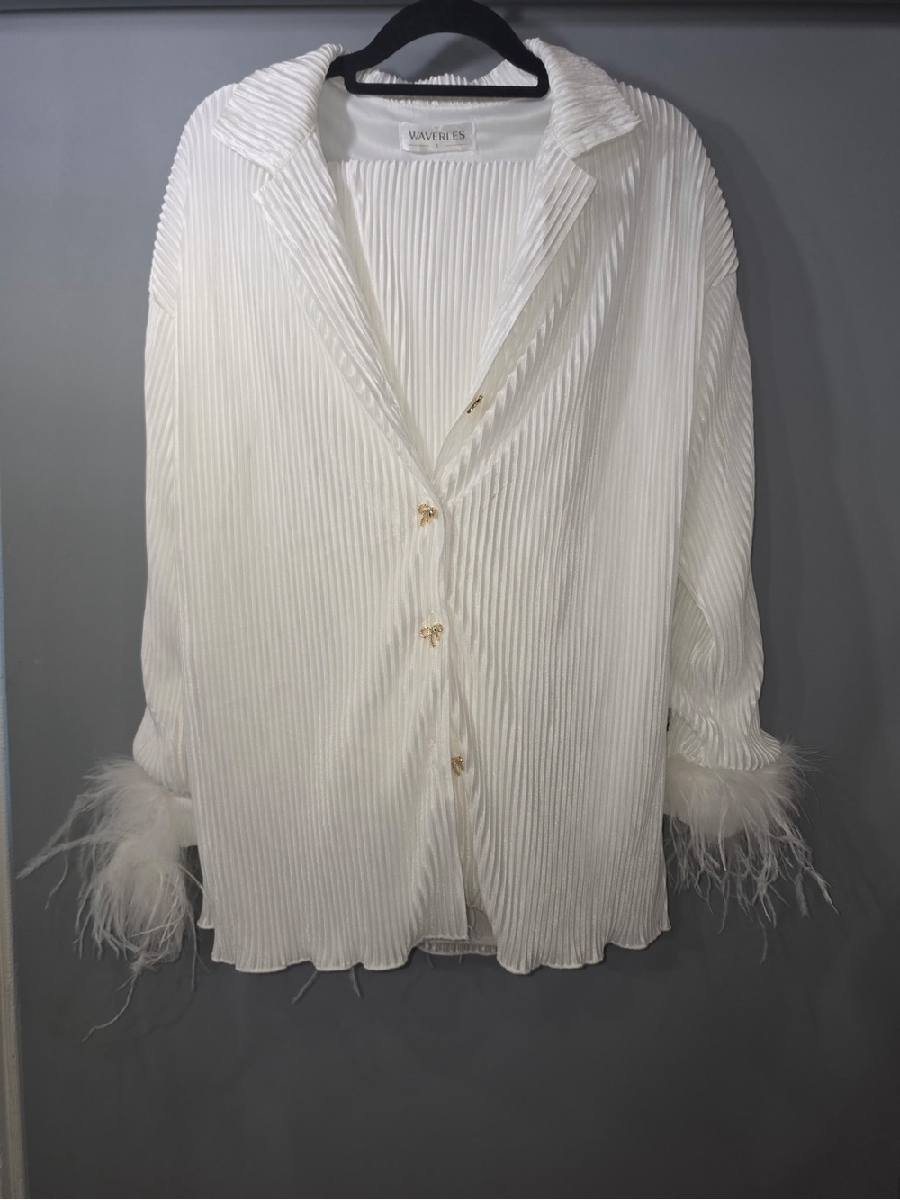 Waverles White Pleated Feather-Cuff luxe feather set in dove